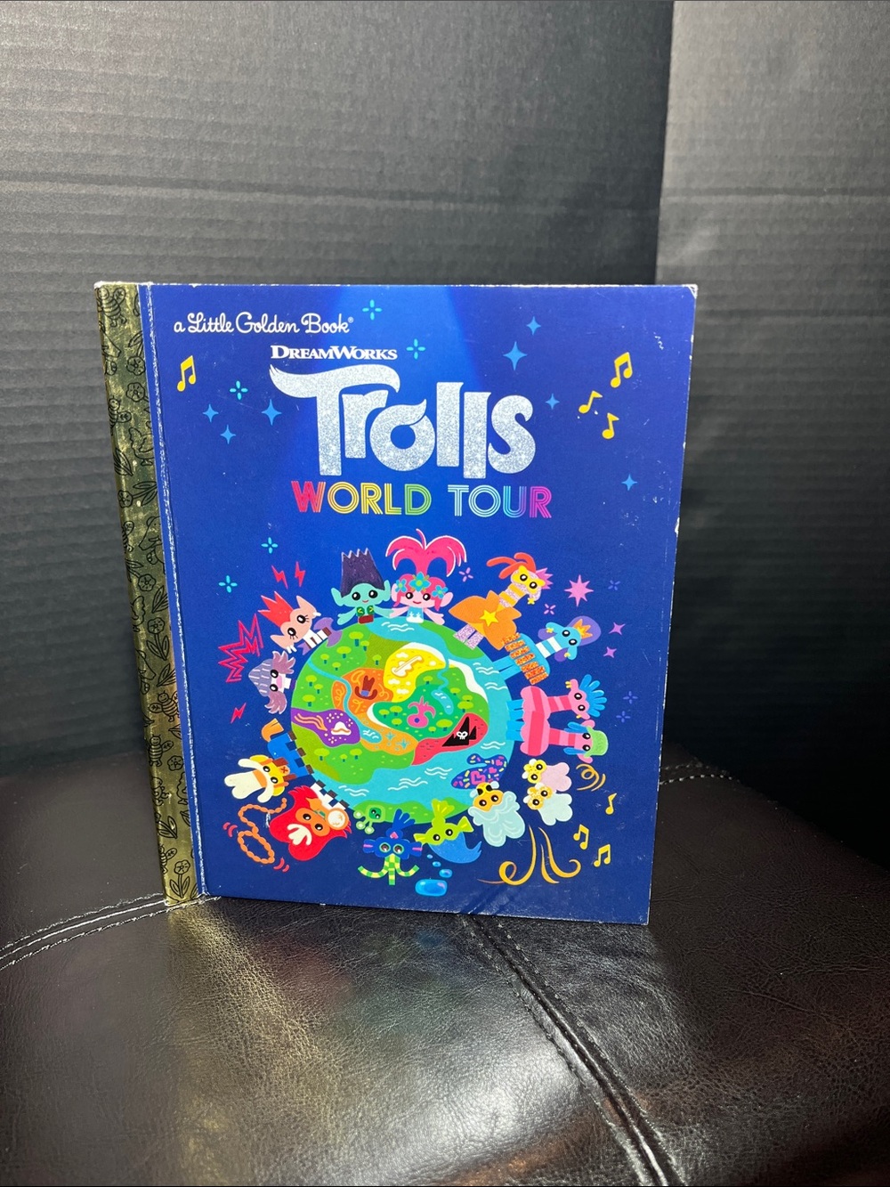 DreamWorks Trolls World Tour Book - Blue with Multicolor Characters